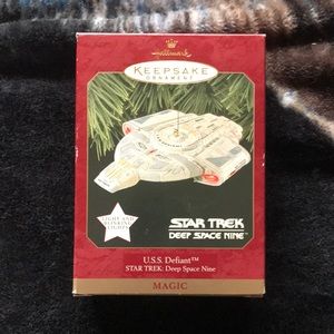 Hallmark Keepsake Ornament Star Trek Deep Space Nine U.S.S. Defiant, Dated 1997